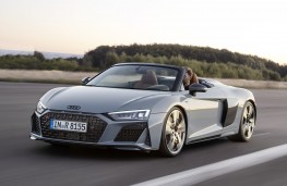 Audi R8 Spyder 2019 action